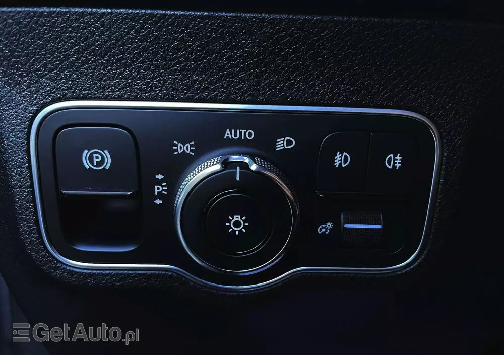 MERCEDES-BENZ GLB 200 d 8G-DCT