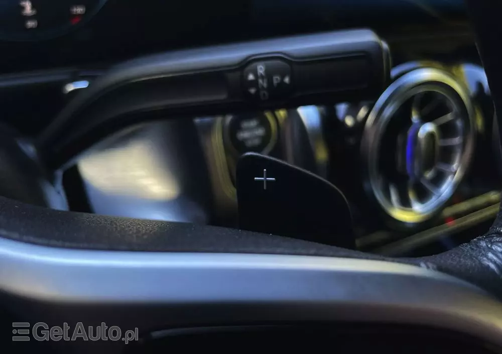 MERCEDES-BENZ GLB 200 d 8G-DCT