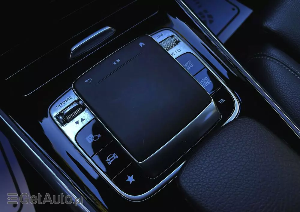 MERCEDES-BENZ GLB 200 d 8G-DCT