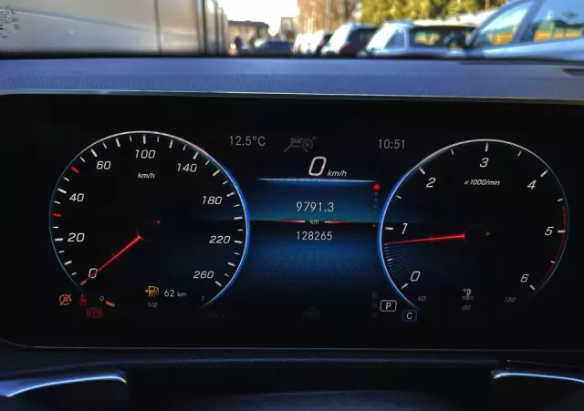 MERCEDES-BENZ GLB 200 d 8G-DCT