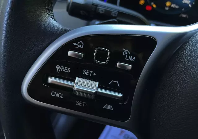 MERCEDES-BENZ GLB 200 d 8G-DCT