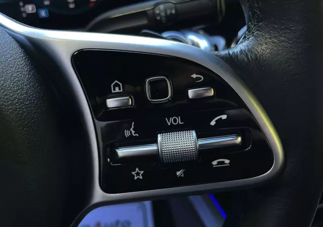 MERCEDES-BENZ GLB 200 d 8G-DCT