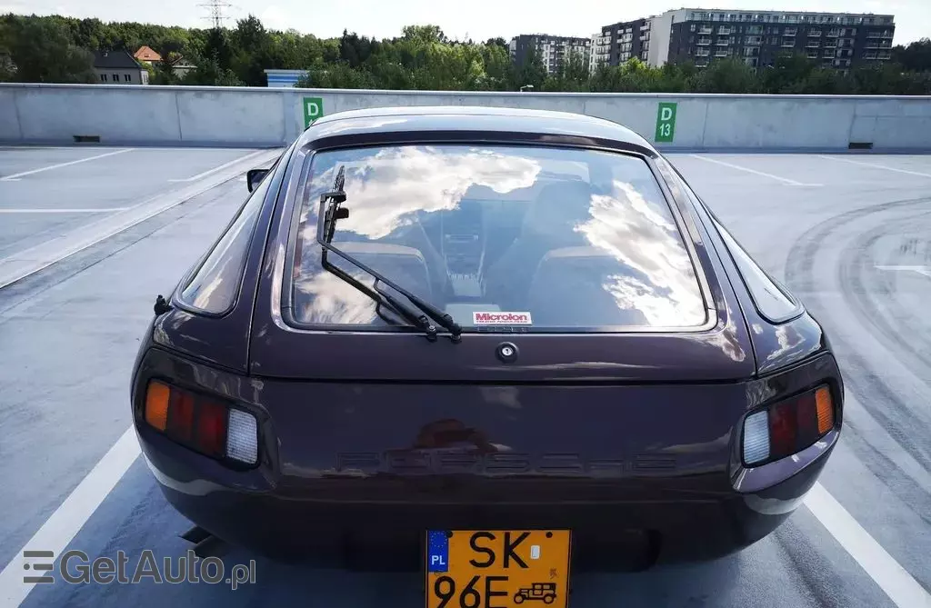 PORSCHE 928 