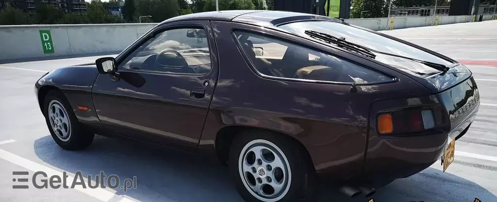 PORSCHE 928 