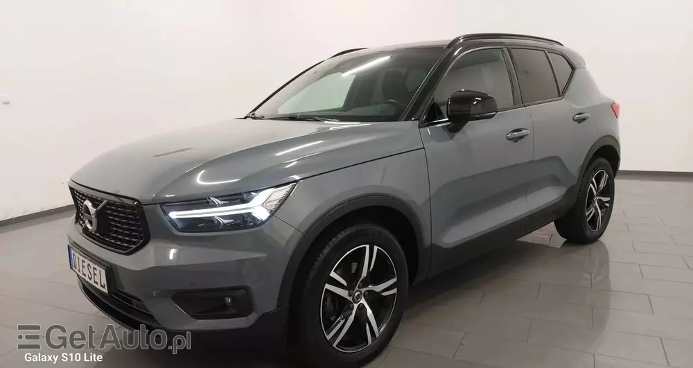 VOLVO XC 40 D3 R-Design