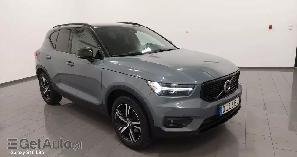 VOLVO XC 40 D3 R-Design