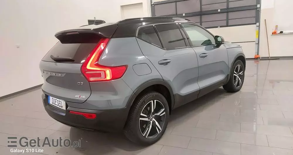 VOLVO XC 40 D3 R-Design