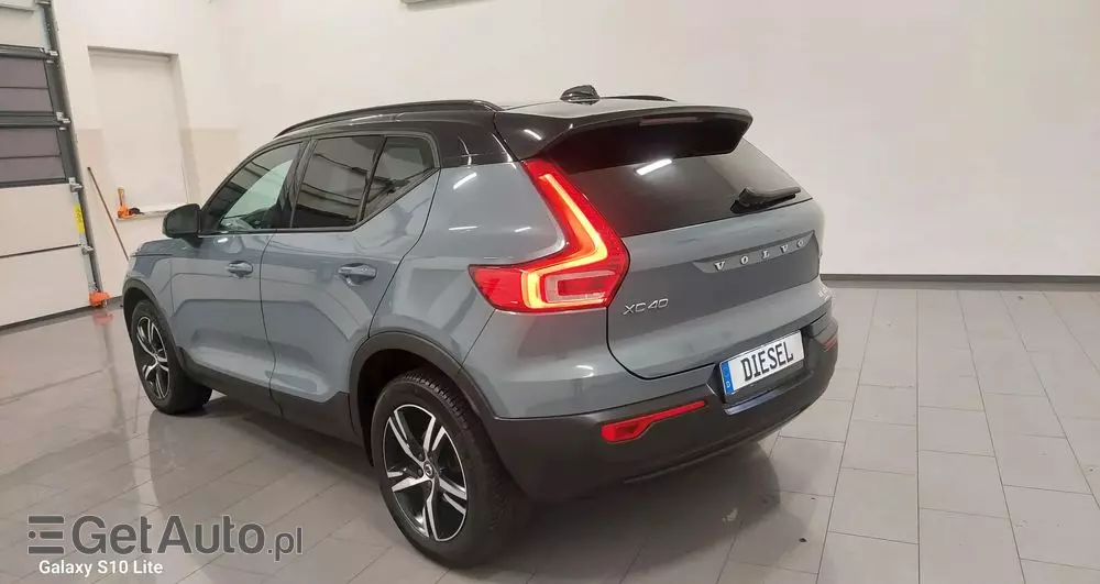VOLVO XC 40 D3 R-Design