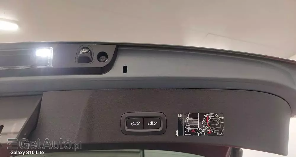 VOLVO XC 40 D3 R-Design