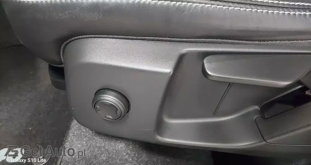 VOLVO XC 40 D3 R-Design