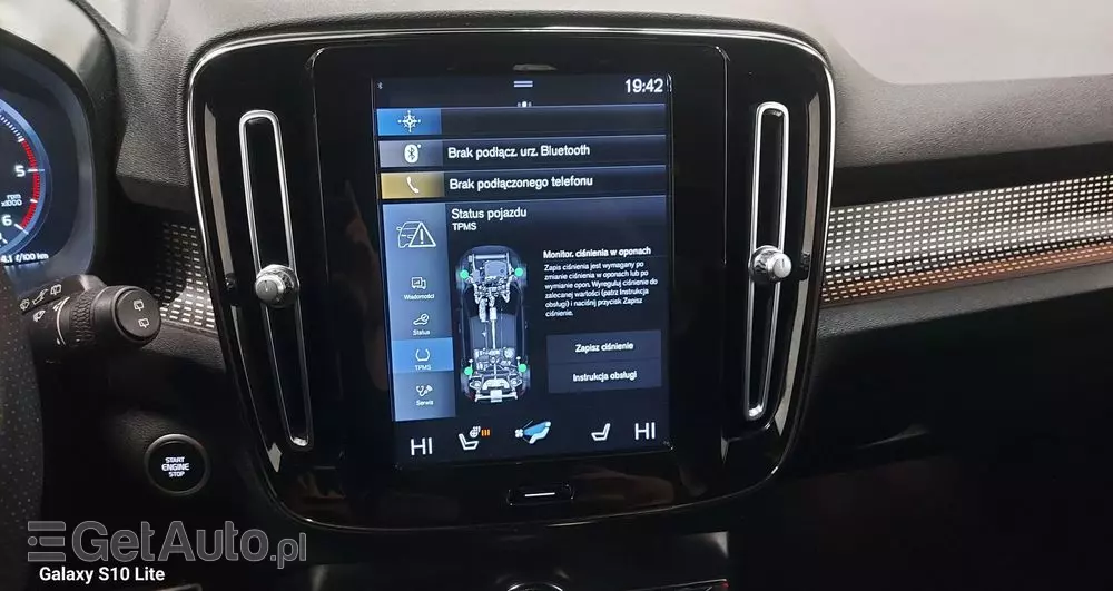 VOLVO XC 40 D3 R-Design