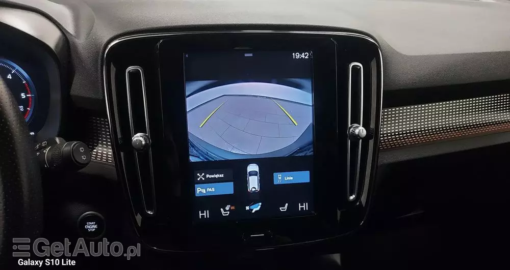 VOLVO XC 40 D3 R-Design