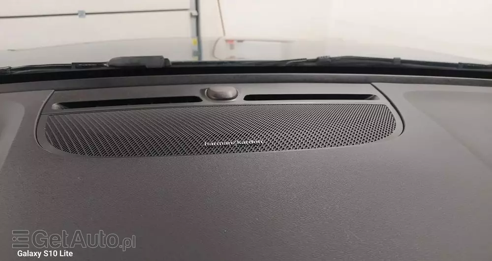 VOLVO XC 40 D3 R-Design