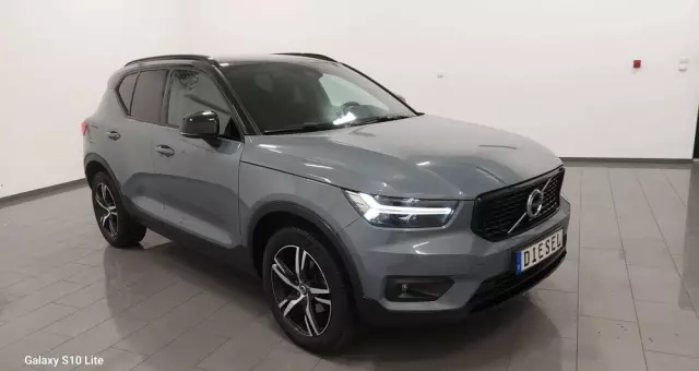 VOLVO XC 40 D3 R-Design