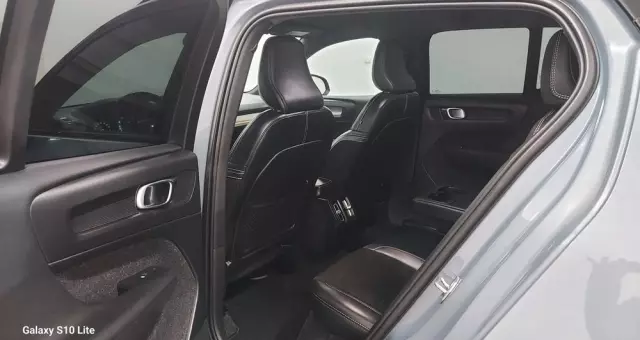 VOLVO XC 40 D3 R-Design