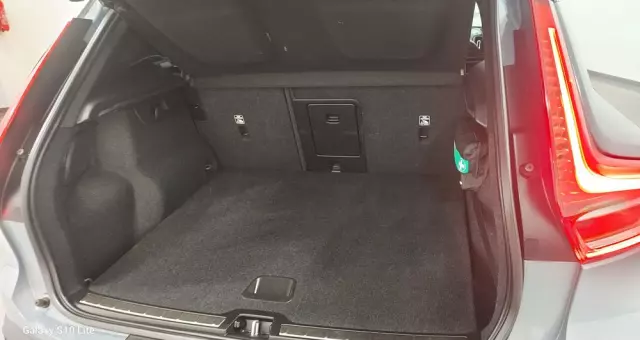 VOLVO XC 40 D3 R-Design