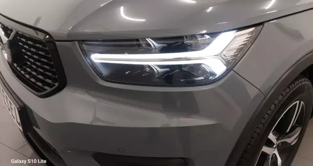VOLVO XC 40 D3 R-Design