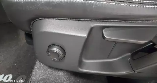 VOLVO XC 40 D3 R-Design