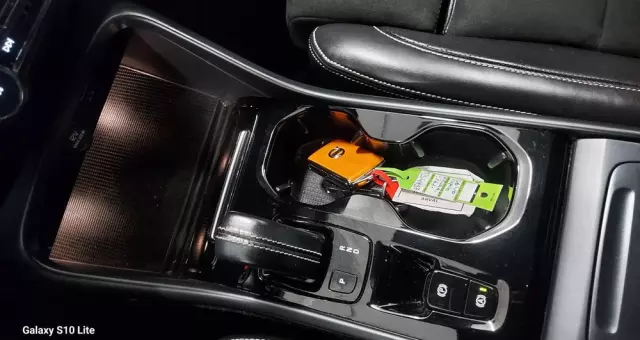 VOLVO XC 40 D3 R-Design