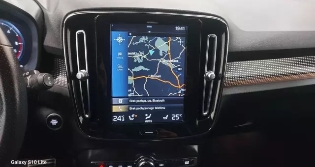 VOLVO XC 40 D3 R-Design