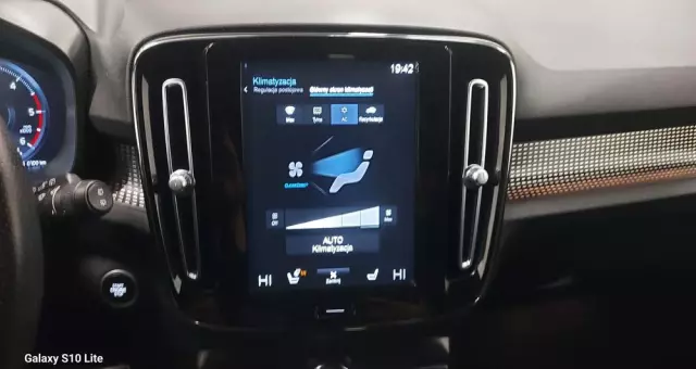 VOLVO XC 40 D3 R-Design