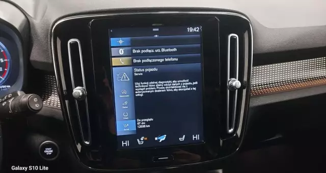 VOLVO XC 40 D3 R-Design