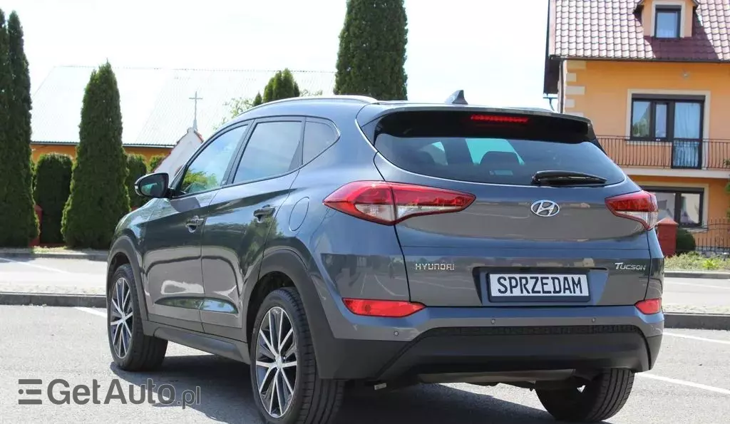 HYUNDAI Tucson 