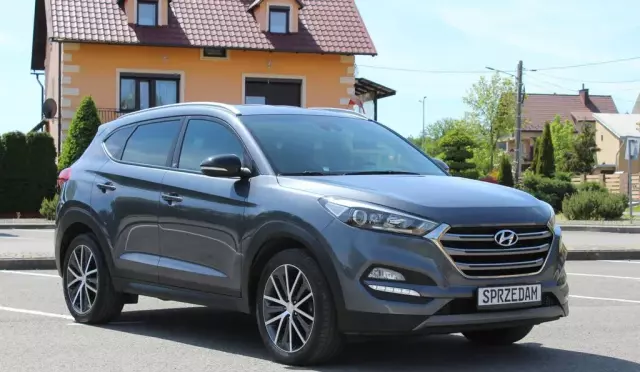 HYUNDAI Tucson 