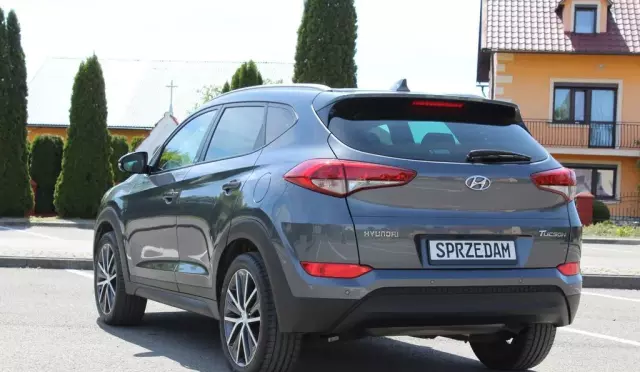 HYUNDAI Tucson 