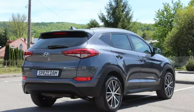 HYUNDAI Tucson 