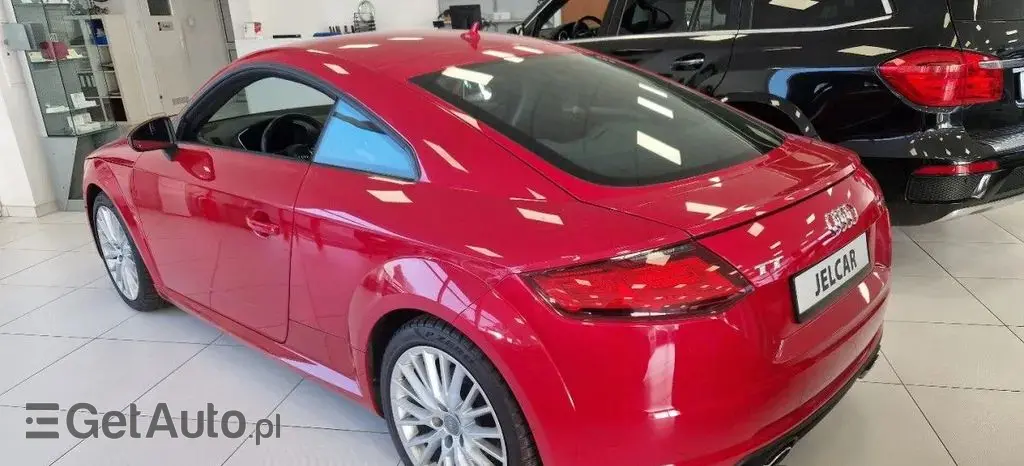 AUDI TT 
