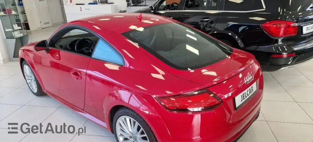 AUDI TT 