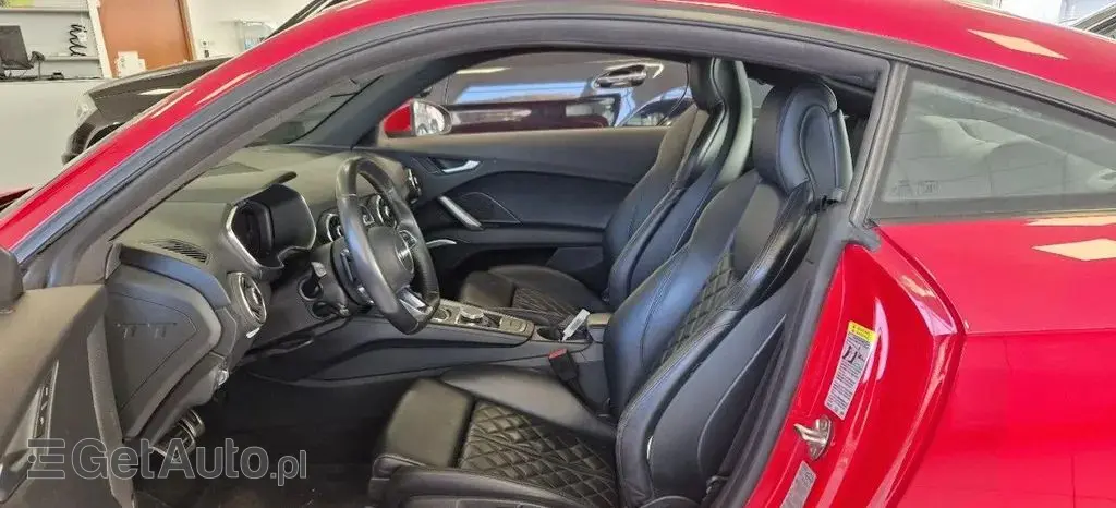 AUDI TT 