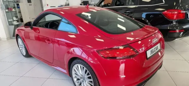 AUDI TT 