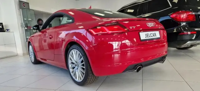 AUDI TT 