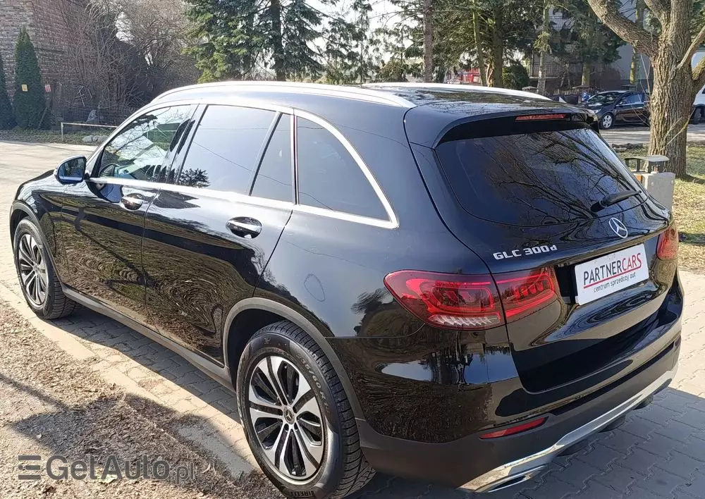 MERCEDES-BENZ GLC 300 d 4-Matic