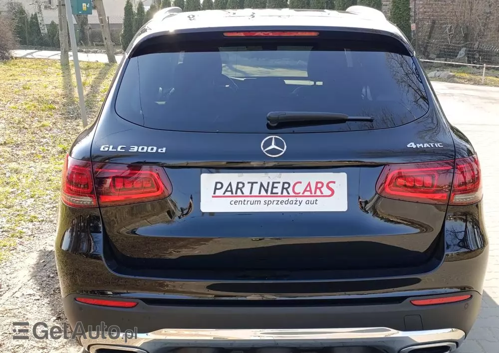 MERCEDES-BENZ GLC 300 d 4-Matic