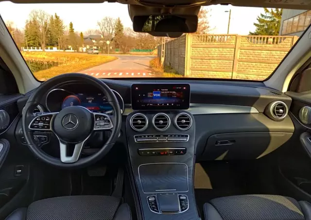 MERCEDES-BENZ GLC 300 d 4-Matic