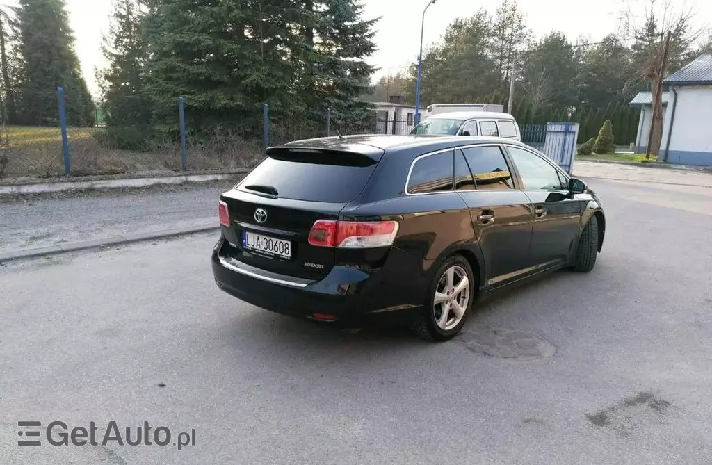 TOYOTA Avensis 