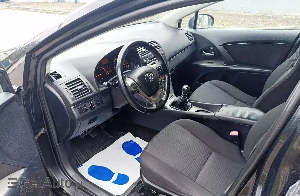 TOYOTA Avensis 