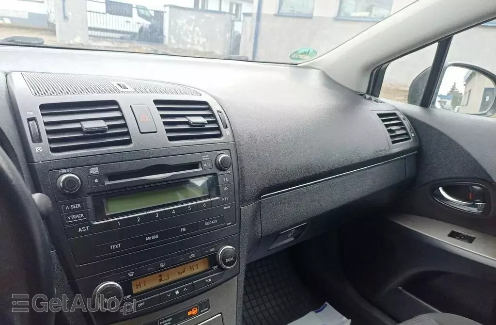 TOYOTA Avensis 