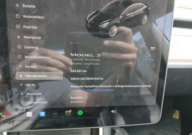 TESLA Model 3 