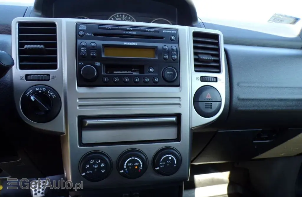 NISSAN X-Trail 