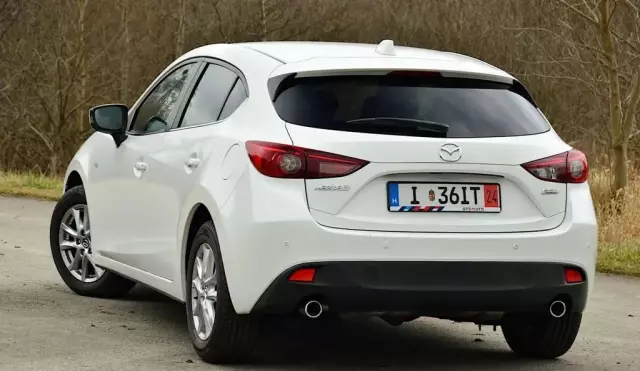 MAZDA 3 