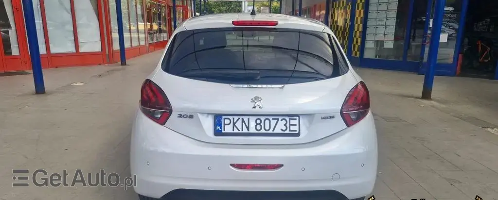 PEUGEOT 208 