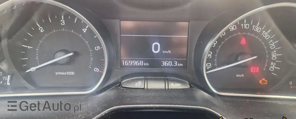 PEUGEOT 208 