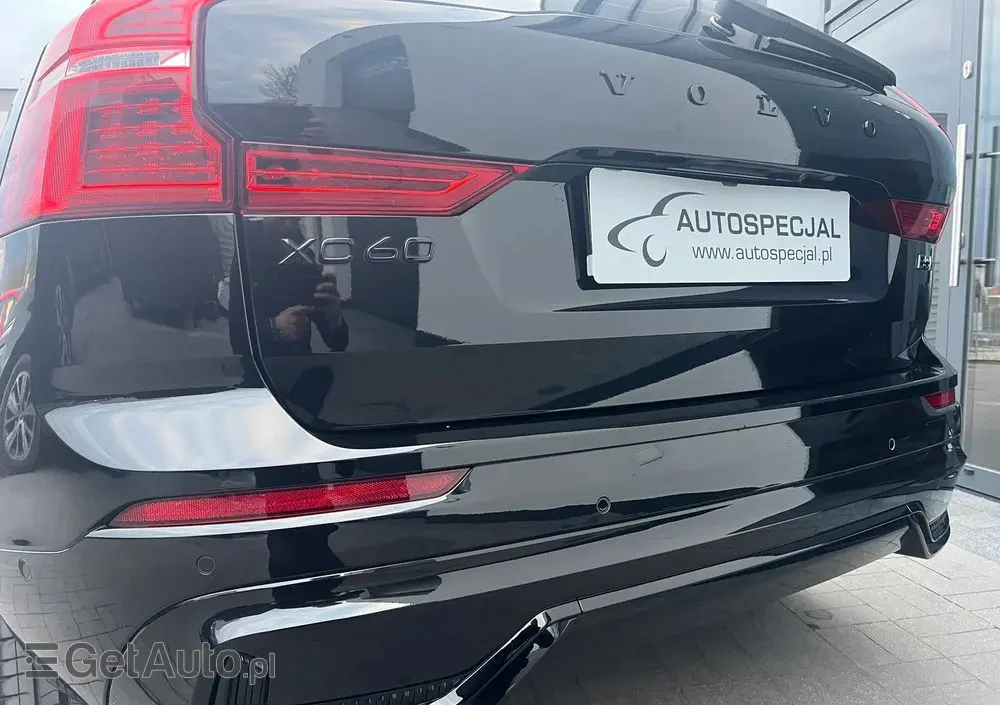 VOLVO XC 60 B5 B AWD Plus Black Edition