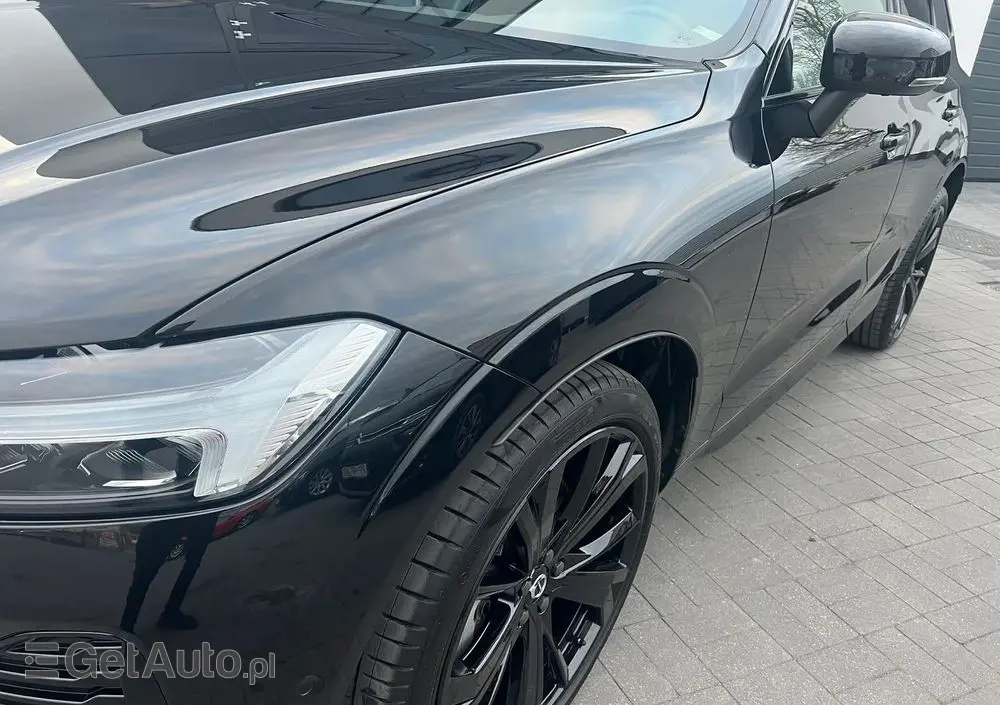 VOLVO XC 60 B5 B AWD Plus Black Edition