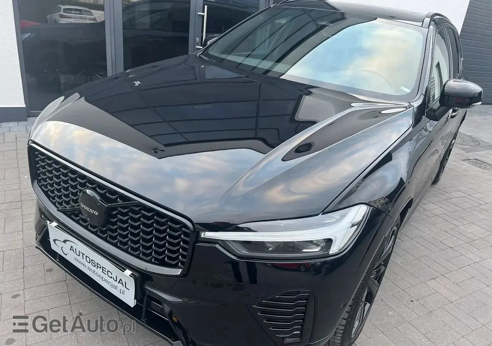 VOLVO XC 60 B5 B AWD Plus Black Edition