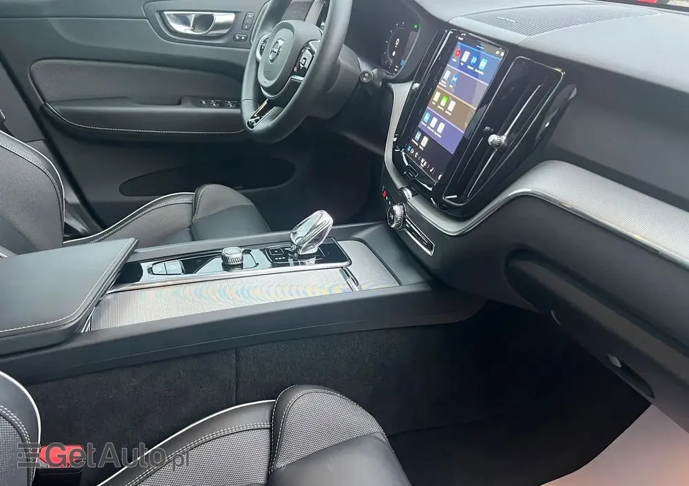 VOLVO XC 60 B5 B AWD Plus Black Edition